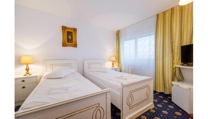 Hotel Cetate Imparatul Romanilor poza 3