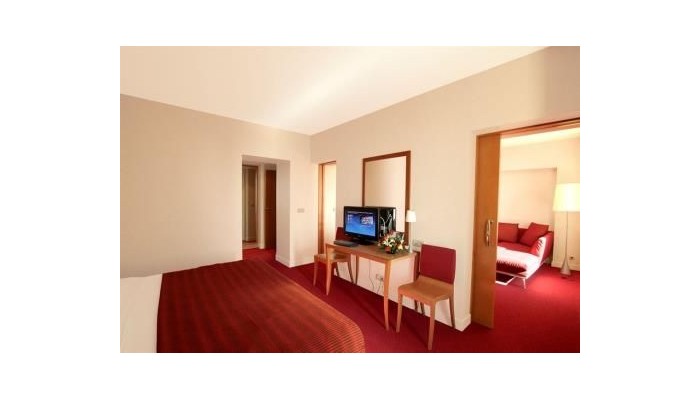 Sheraton Bucharest Hotel poza 20