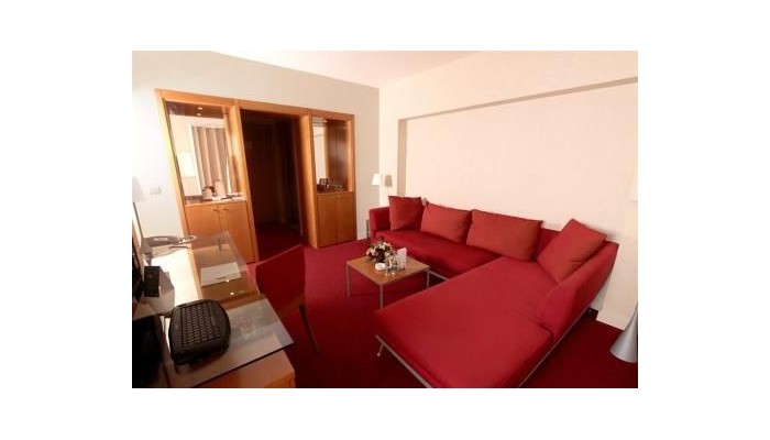 Sheraton Bucharest Hotel poza 17