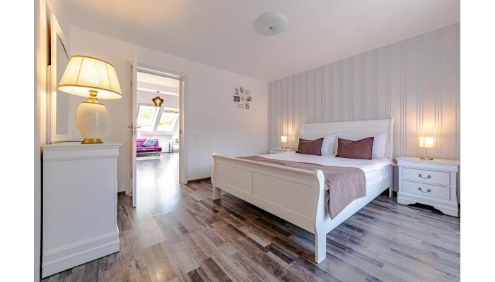 Yael Luxury Apartments 2 poza 5