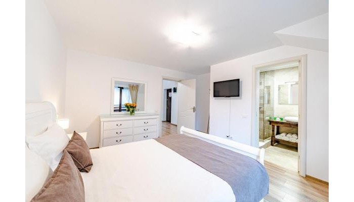 Yael Luxury Apartments 2 poza 15