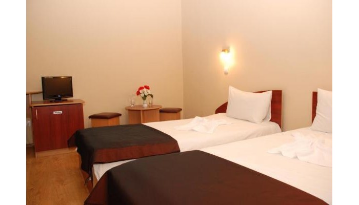 Hotel Liliacul poza 1
