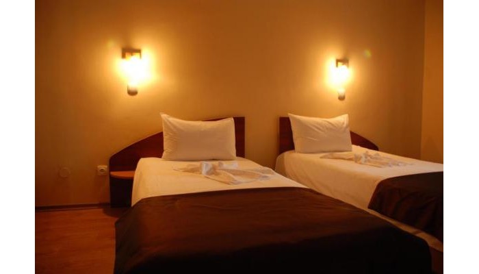 Hotel Liliacul poza 2