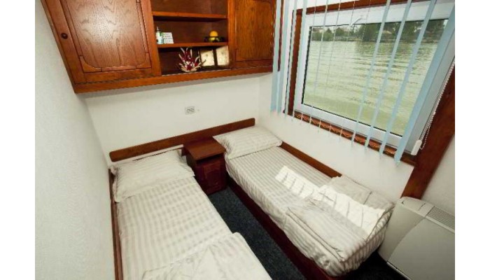 Gggociman Hotel Plutitor poza 8