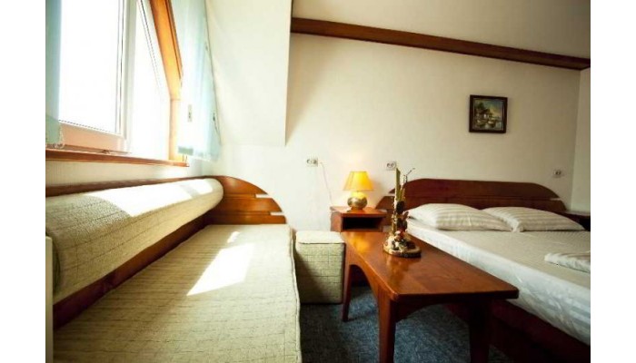Gggociman Hotel Plutitor poza 6