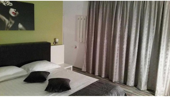 Complex Bunga Bunga poza 2