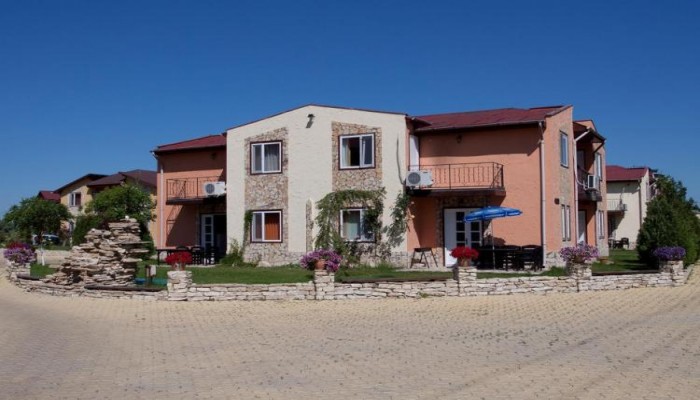 Complex Corabia Piratilor poza 1