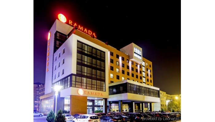 Hotel Ramada By Wyndham Oradea poza 2
