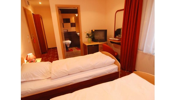 Hotel Cabana Vanatorilor poza 6