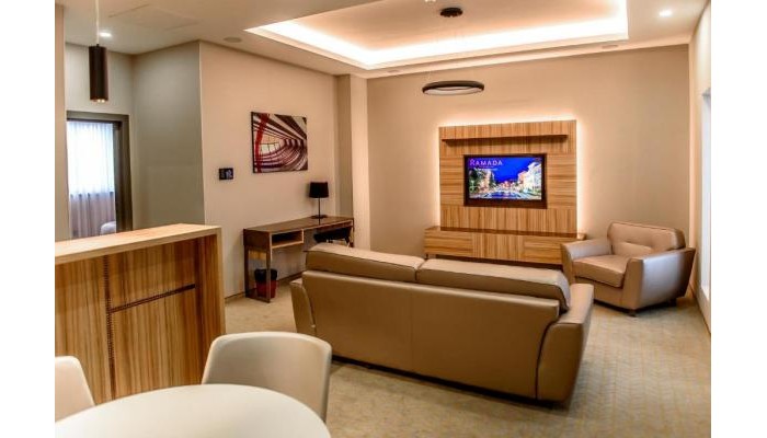 Hotel Ramada By Wyndham Ramnicu Valcea poza 6