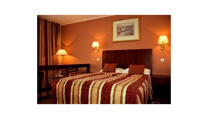 Hotel Domeniul Dracula Danes poza 2