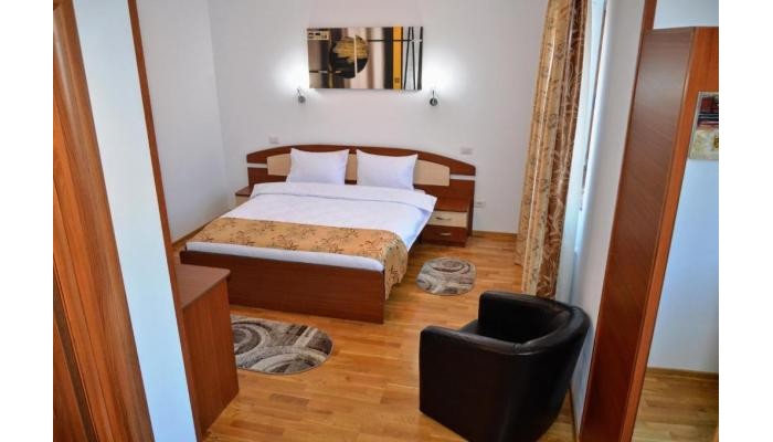 Hotel Casa Tibi - Sinaia poza 0